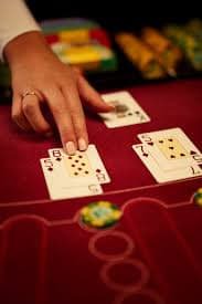 Meja roulette langsung dengan dealer profesional Meja roulette langsung dengan dealer profesional